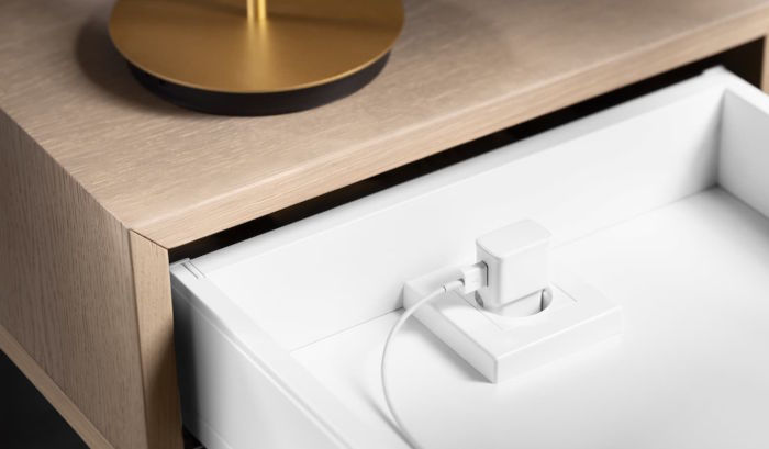 Skrita vtičnica v predalu6